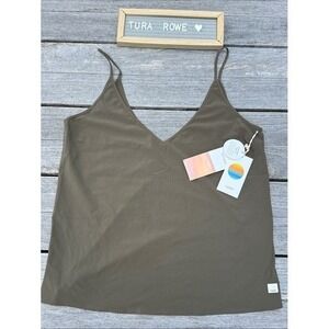 Vuori Villa Cami Dark Oregano Medium NWT Sleeveless Performance Tank 💚✨